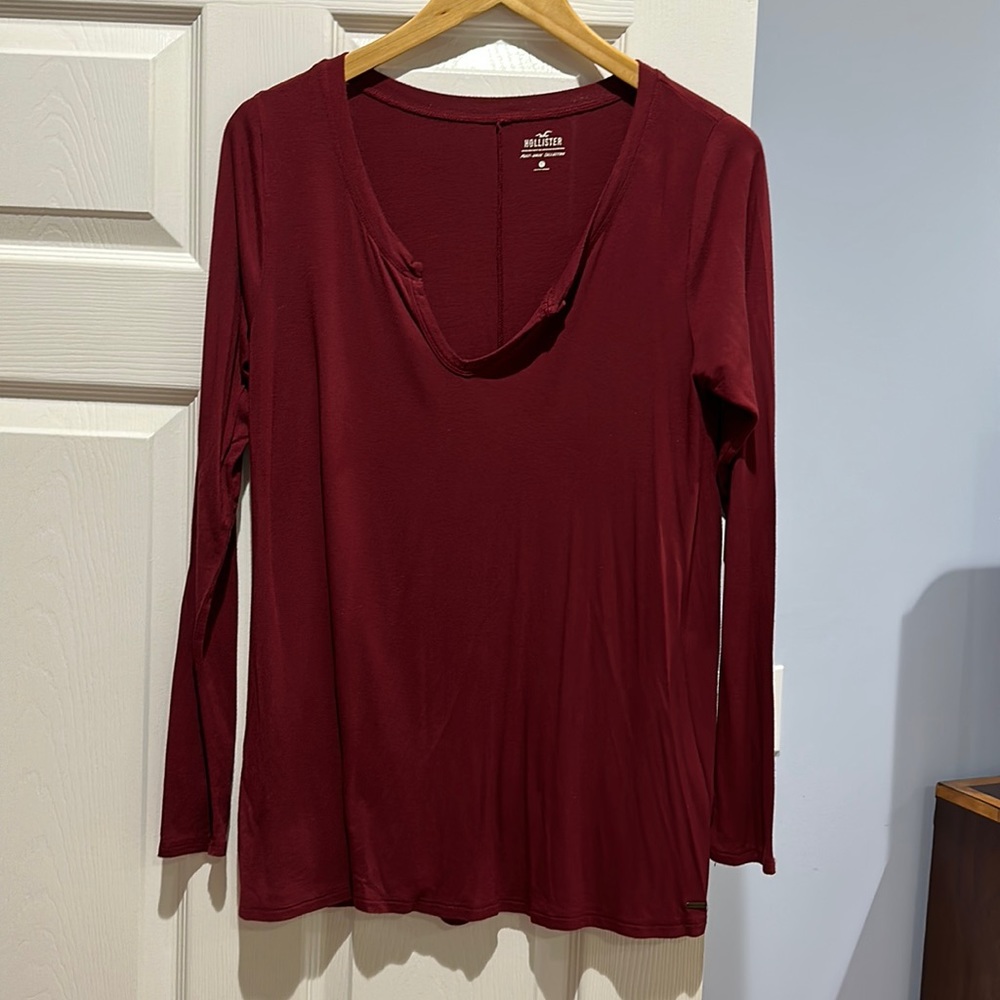 Hollister top